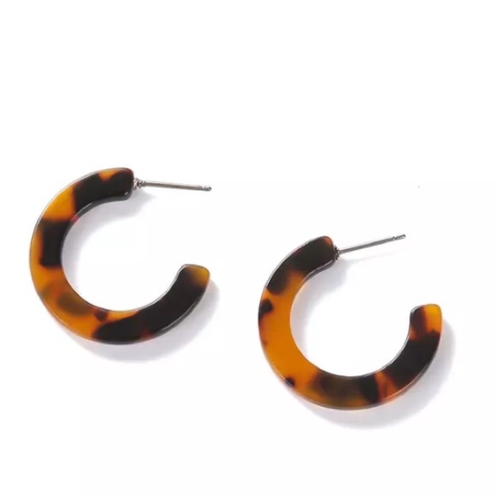 Tortoiseshell Circle Earrings